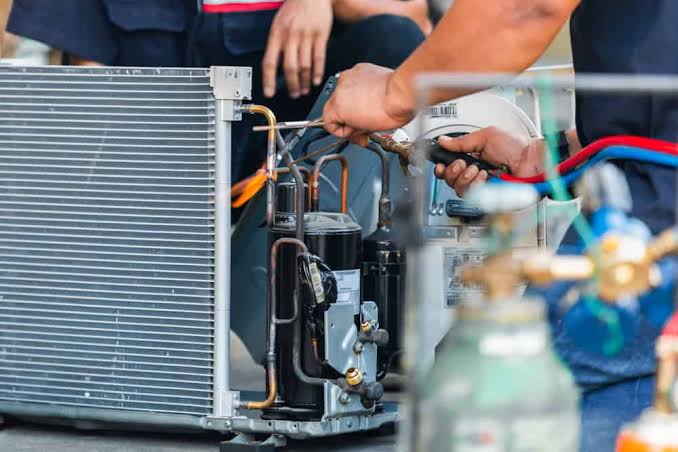 Air conditioning equipment being connected during installation service